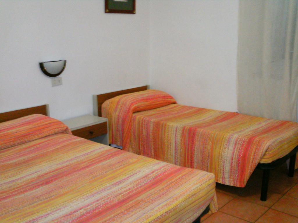 Albergo Cavour Self Check-In Ліворно Номер фото